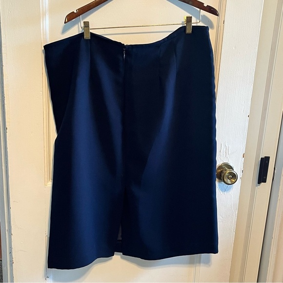Vintage women’s suit with skirt navy  size 18w - Picture 7 of 12